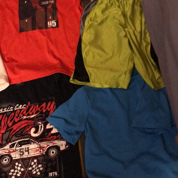 Boys 8/10 lot - Picture 4 of 4